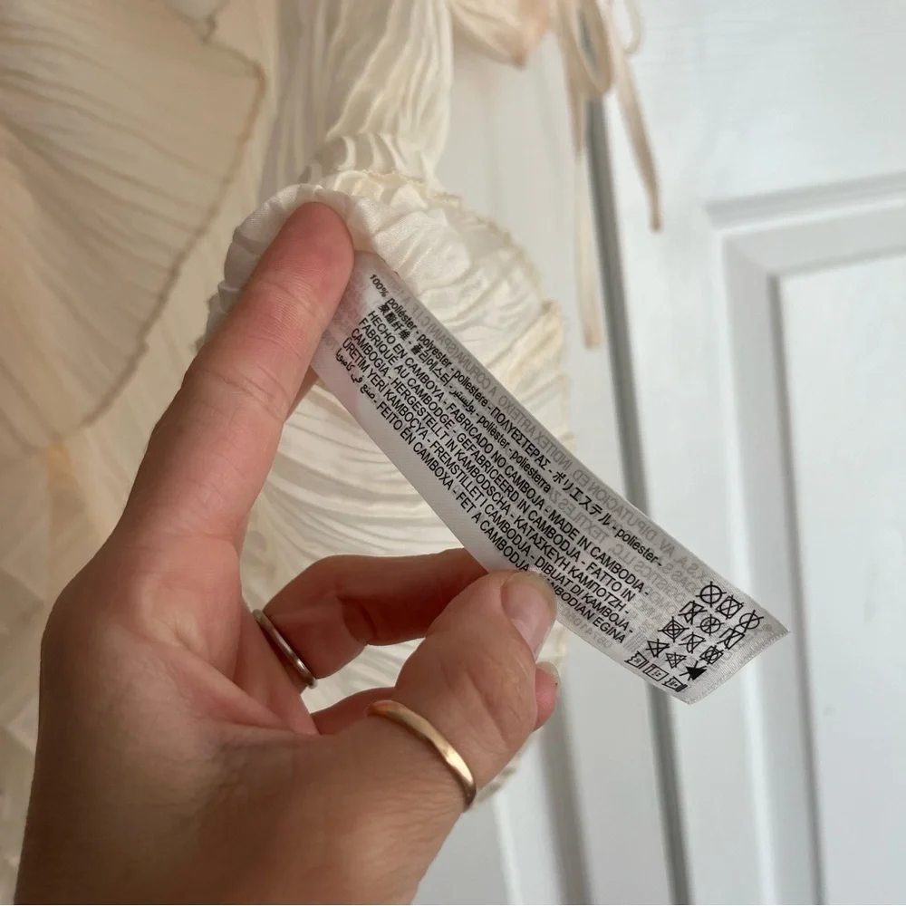 Like-new Zara Cream Ruffle Pleated Crinkle Puff Sleeve Blouse